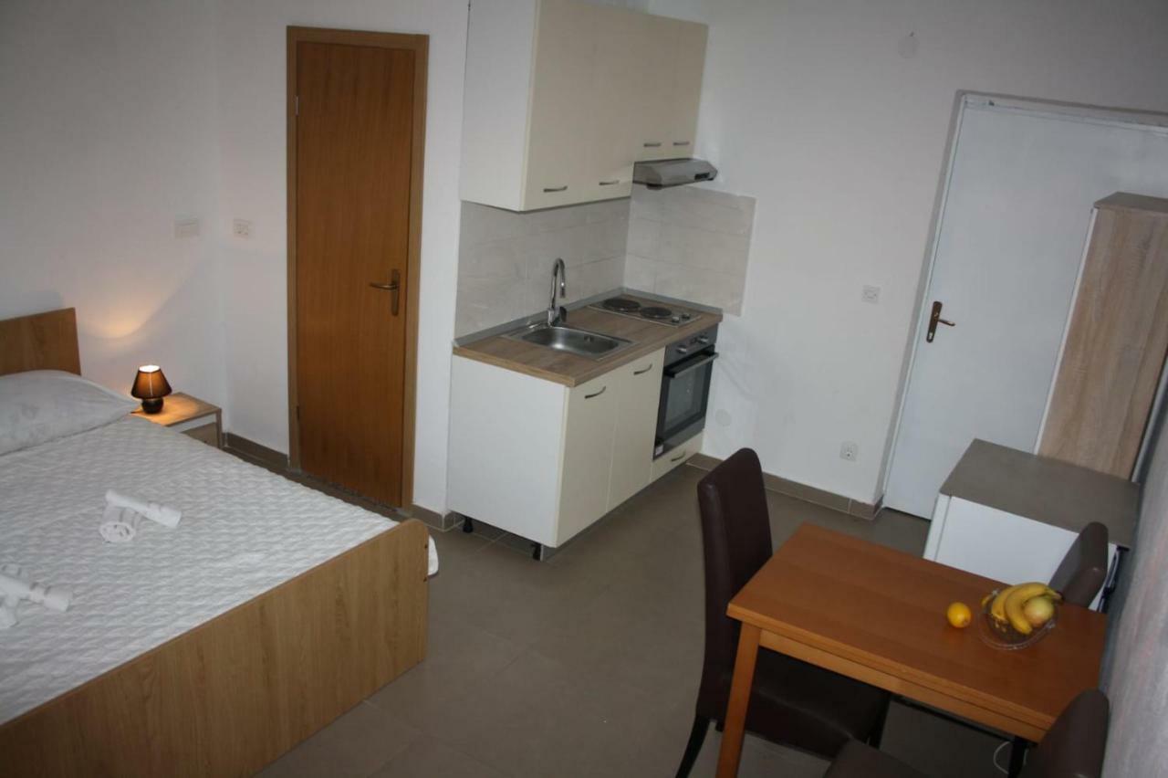 Apartments Monika Omiš Dış mekan fotoğraf